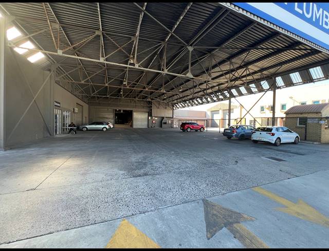 3,399M² WAREHOUSE FOR SALE IN BEACONVALE
